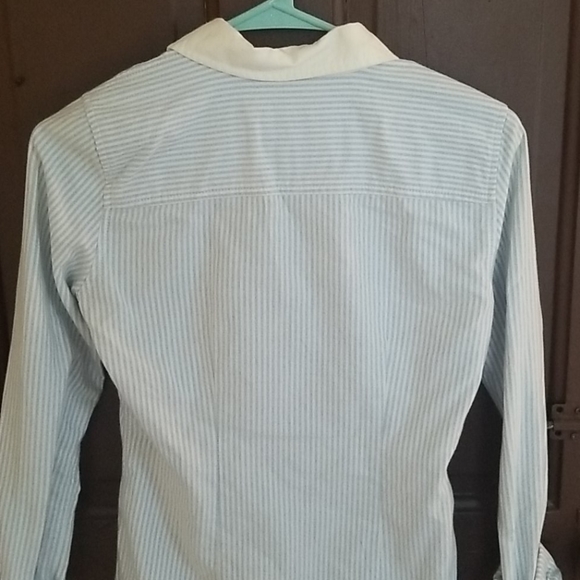 🌸 Abercrombie and Fitch striped collared button up - Picture 4 of 4